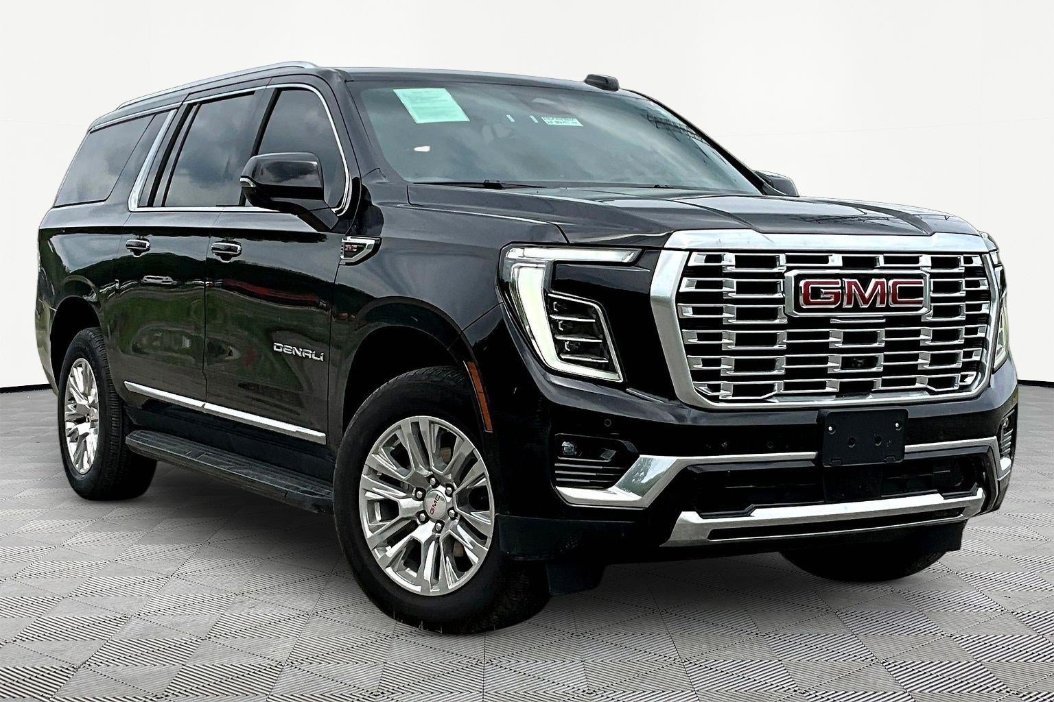 Used 2025 GMC Yukon XL Denali AWD/4WD image 12