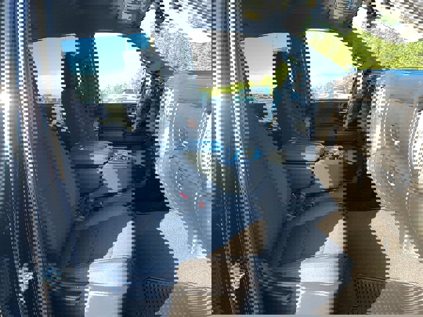 Used 2025 Chevrolet Silverado 2500 Custom w/ Custom Value Package image 24