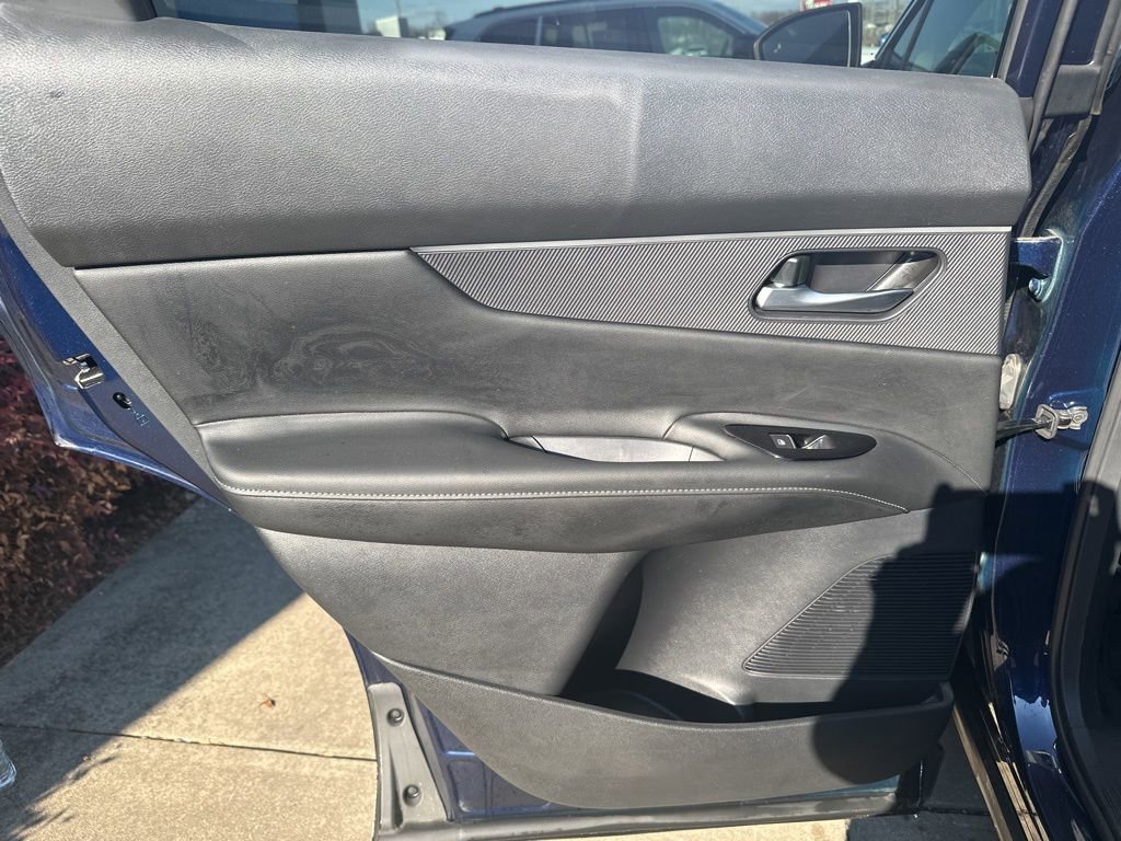 Used 2025 Nissan Murano SV image 12