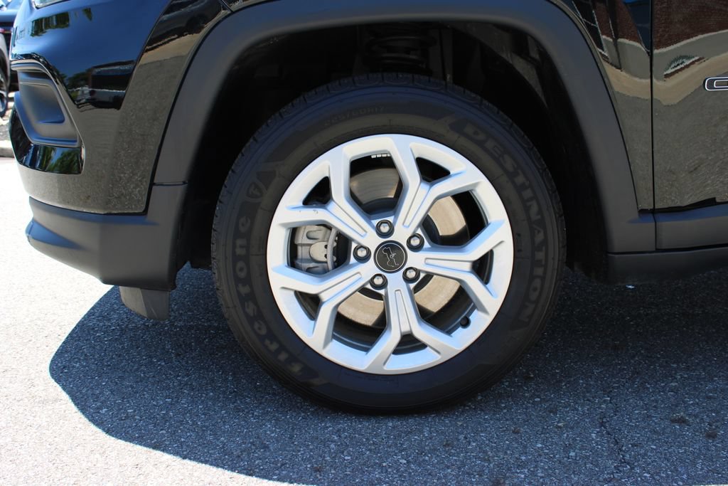 Used 2025 Jeep Compass Latitude AWD/4WD image 21