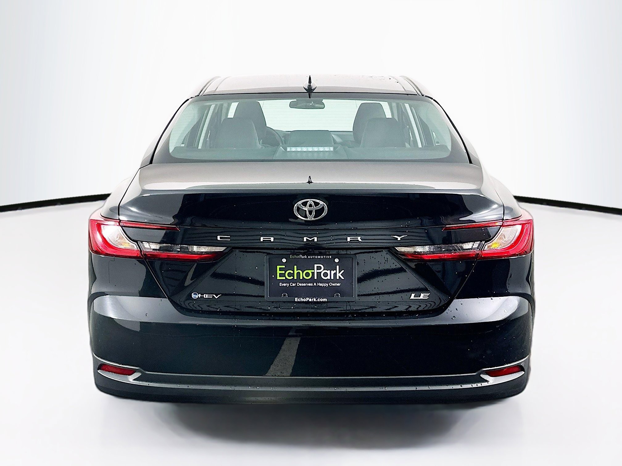 Used 2025 Toyota Camry LE image 7