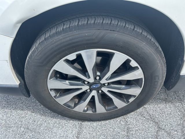 Used 2015 Subaru Outback 2.5i Limited AWD/4WD image 11