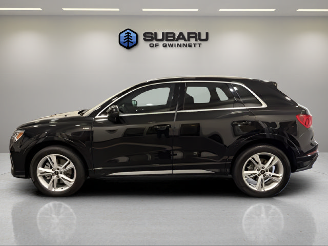 Used 2023 Audi Q3 2.0T Premium Plus w/ Premium Plus Package AWD/4WD image 2