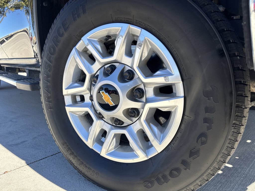 Used 2025 Chevrolet Silverado 2500 LT w/ Convenience Package AWD/4WD image 10