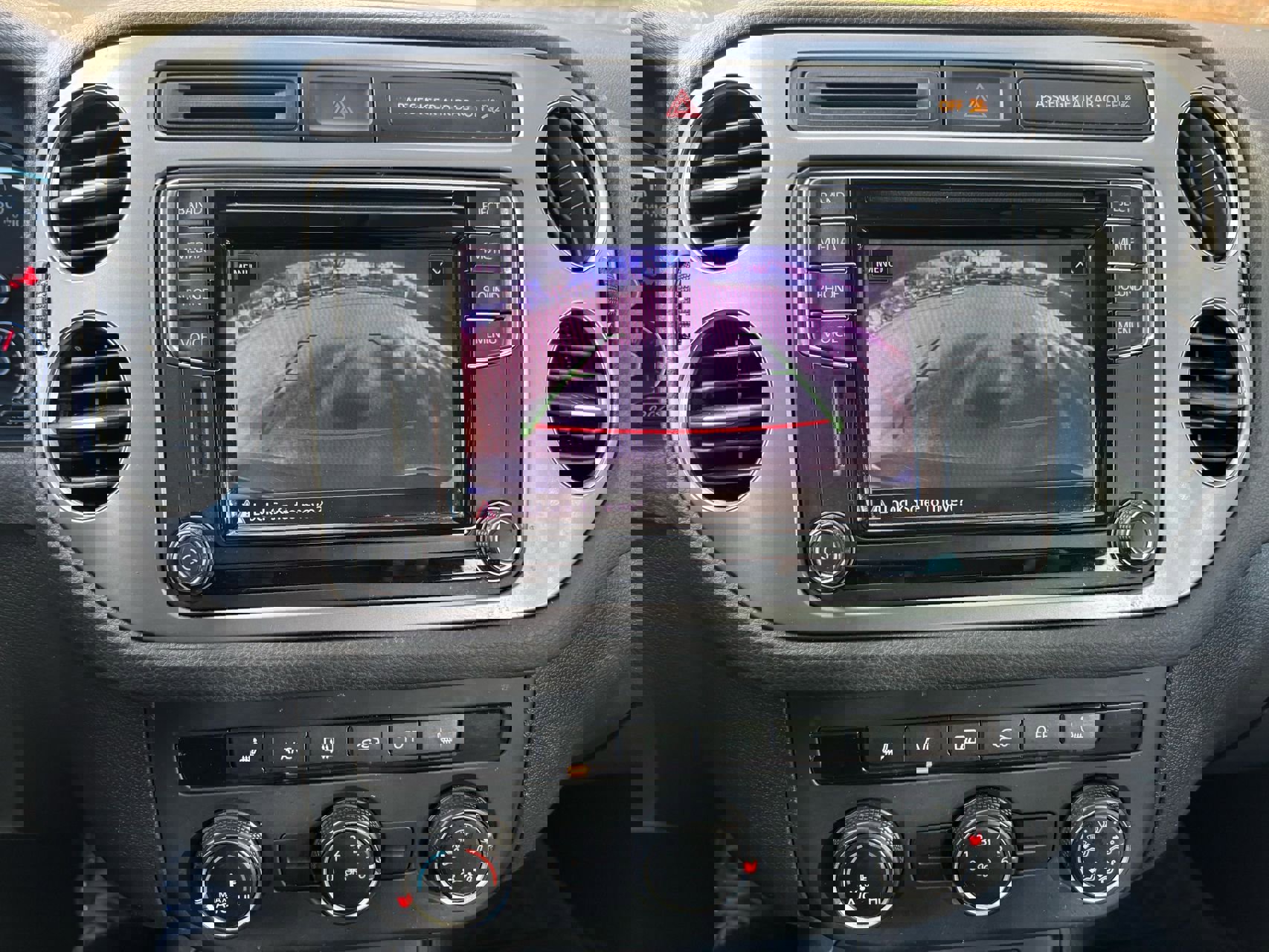 Used 2017 Volkswagen Tiguan S image 27