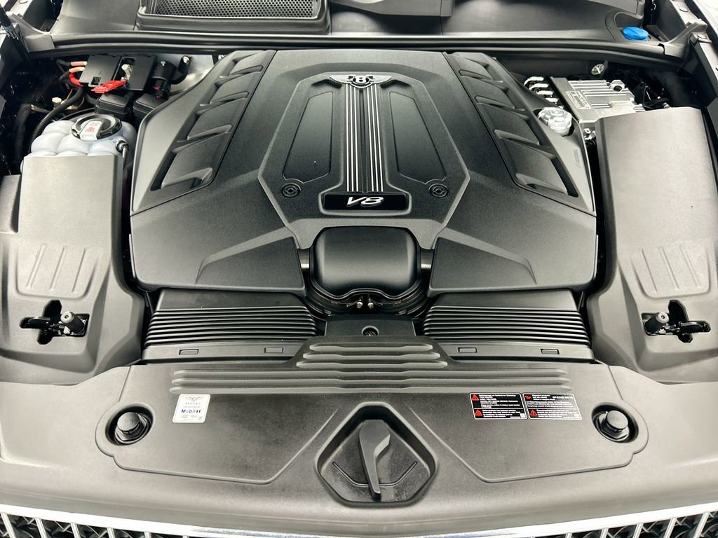 Used 2025 Bentley Bentayga Extended Wheelbase image 28