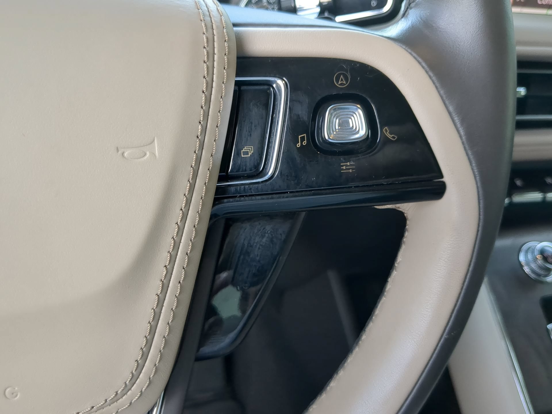 Used 2023 Lincoln Aviator Reserve w/ Equipment Group 201A RWD image 67