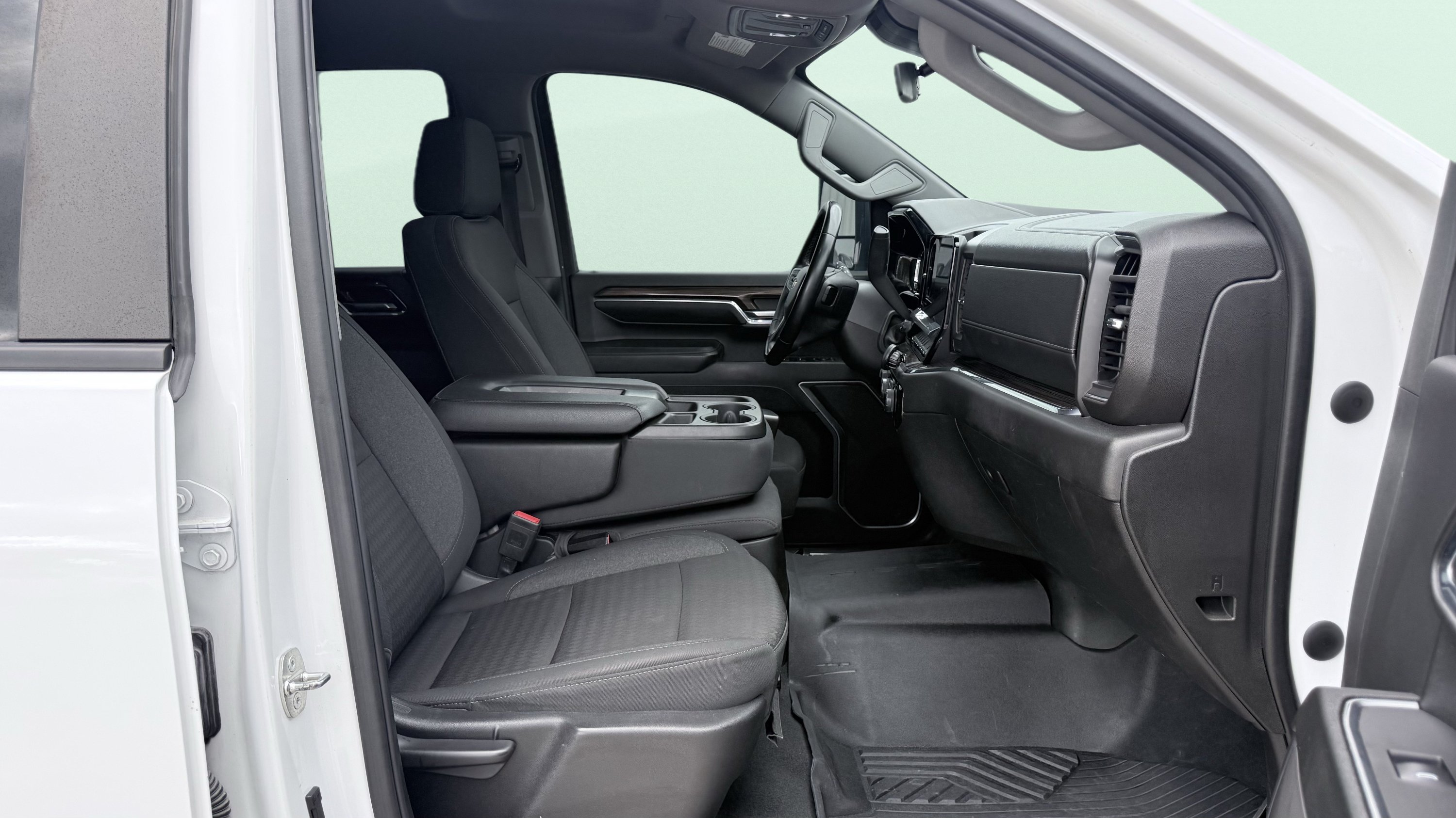 Used 2024 Chevrolet Silverado 2500 LT AWD/4WD image 47
