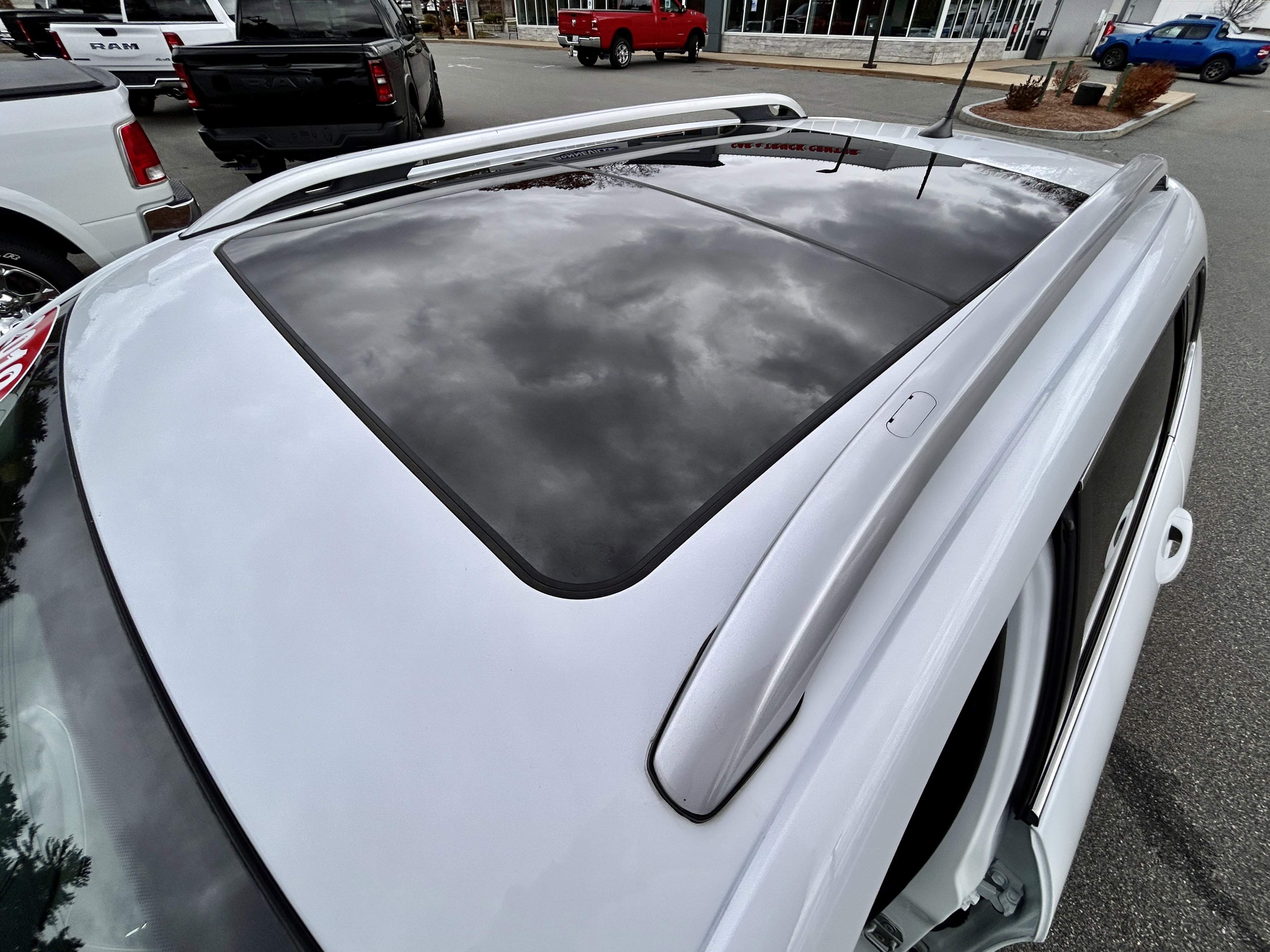 Used 2019 Jeep Cherokee Limited image 43