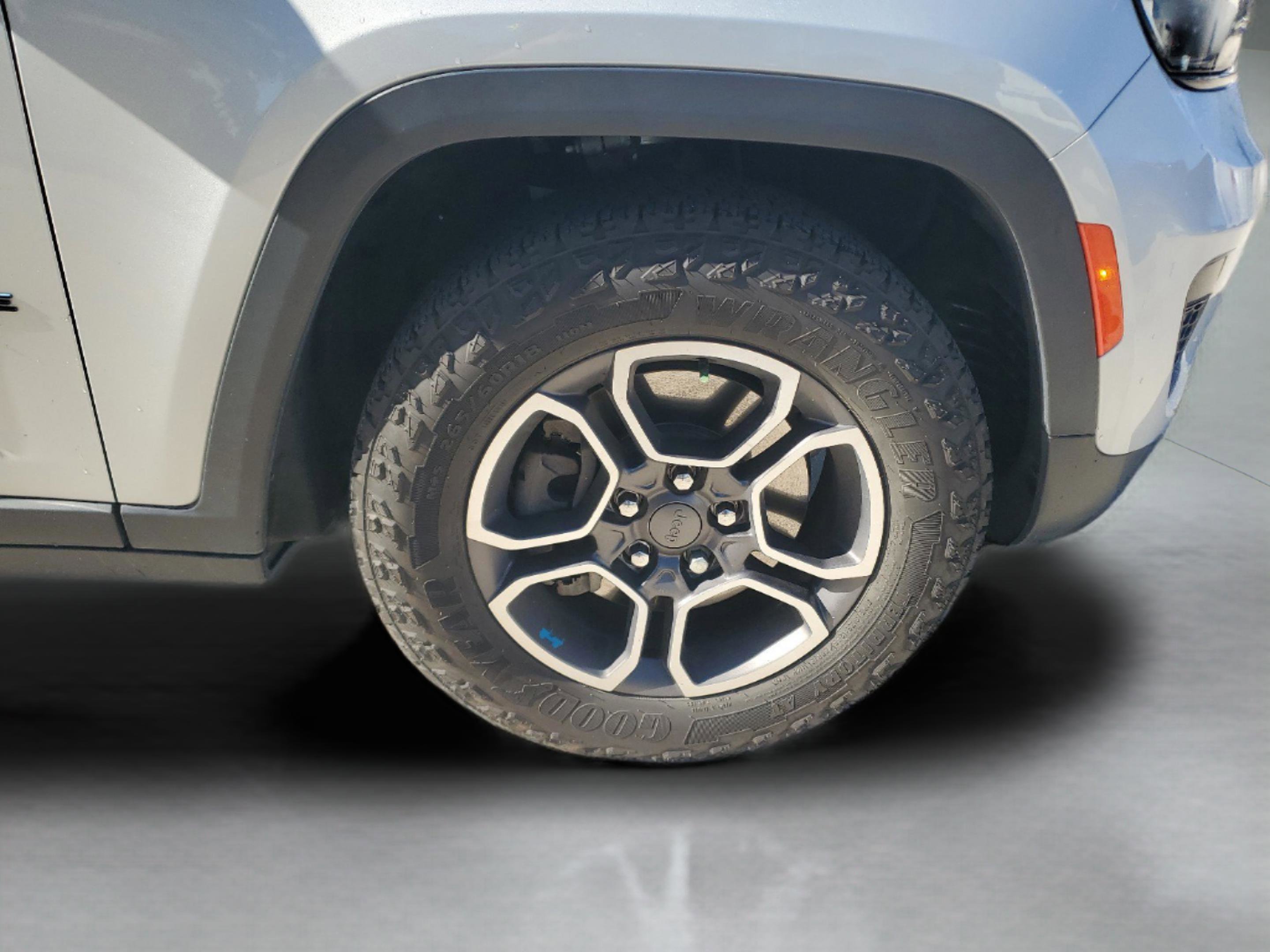 Certified 2022 Jeep Grand Cherokee Trailhawk image 5