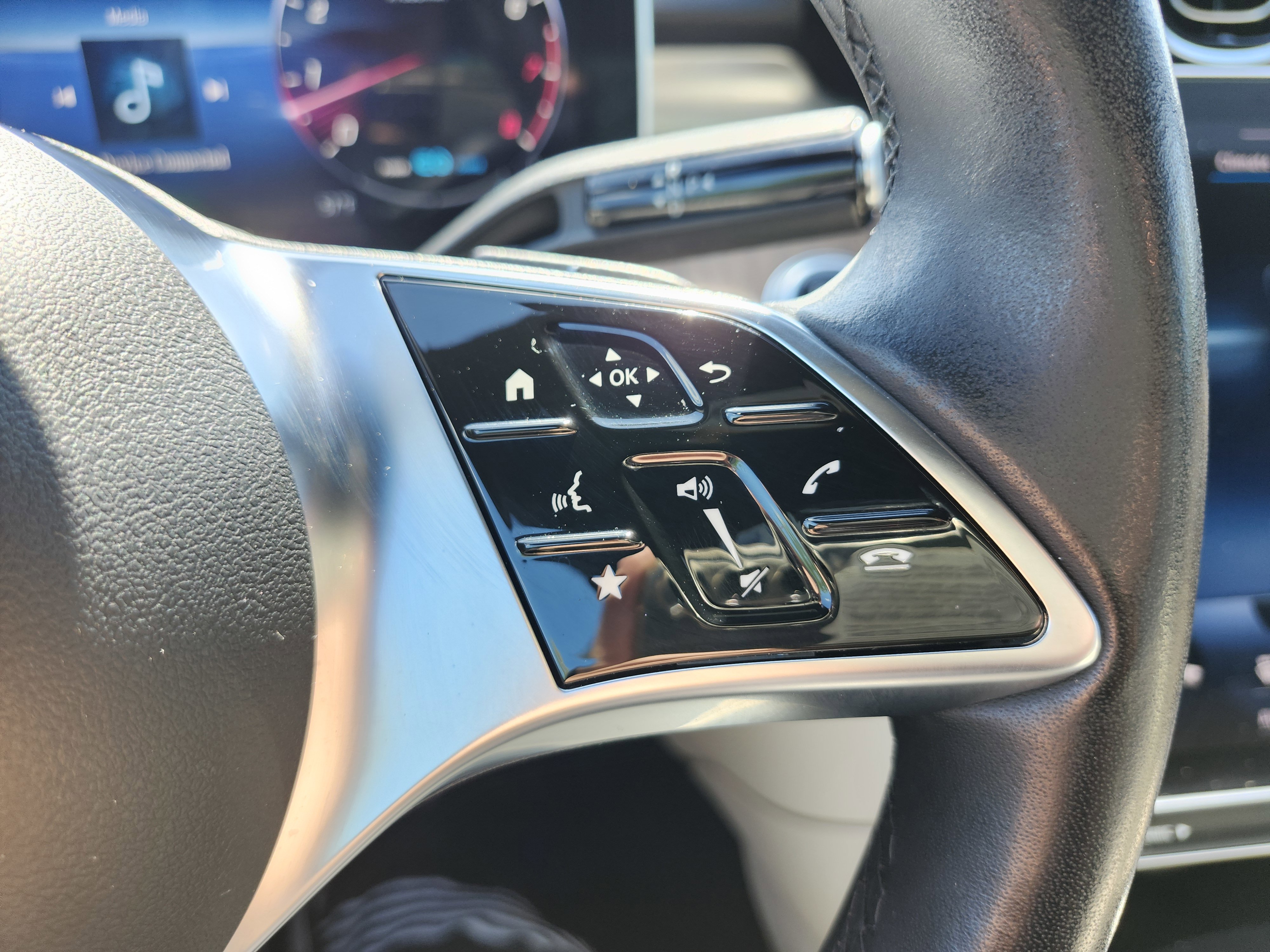 Used 2022 Mercedes-Benz C 300 4MATIC Sedan image 37