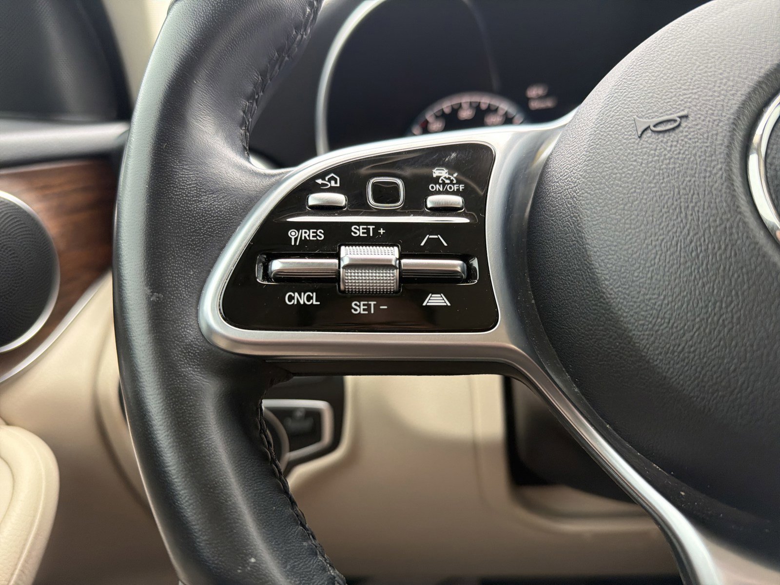 Used 2022 Mercedes-Benz GLC 300 GLC 300 image 28