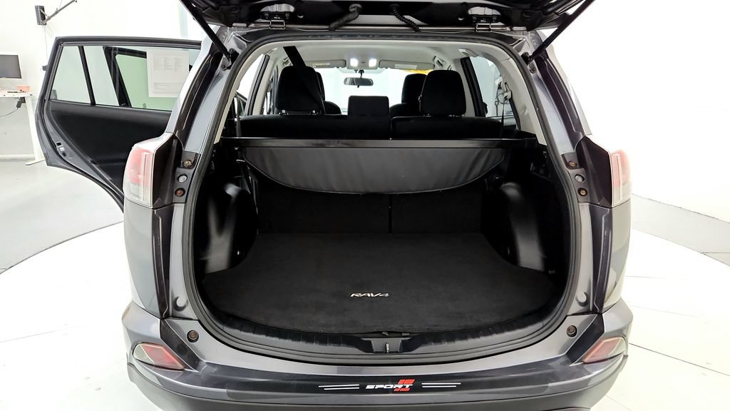 Used 2016 Toyota RAV4 LE AWD/4WD image 20