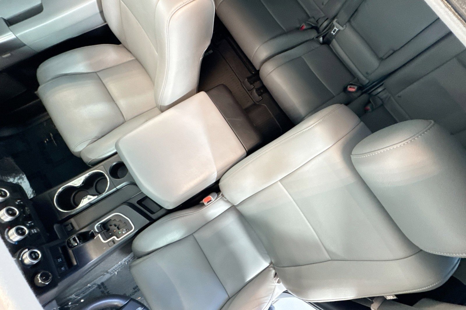Used 2019 Toyota Sequoia Limited w/ Safety & Convenience Package AWD/4WD image 20