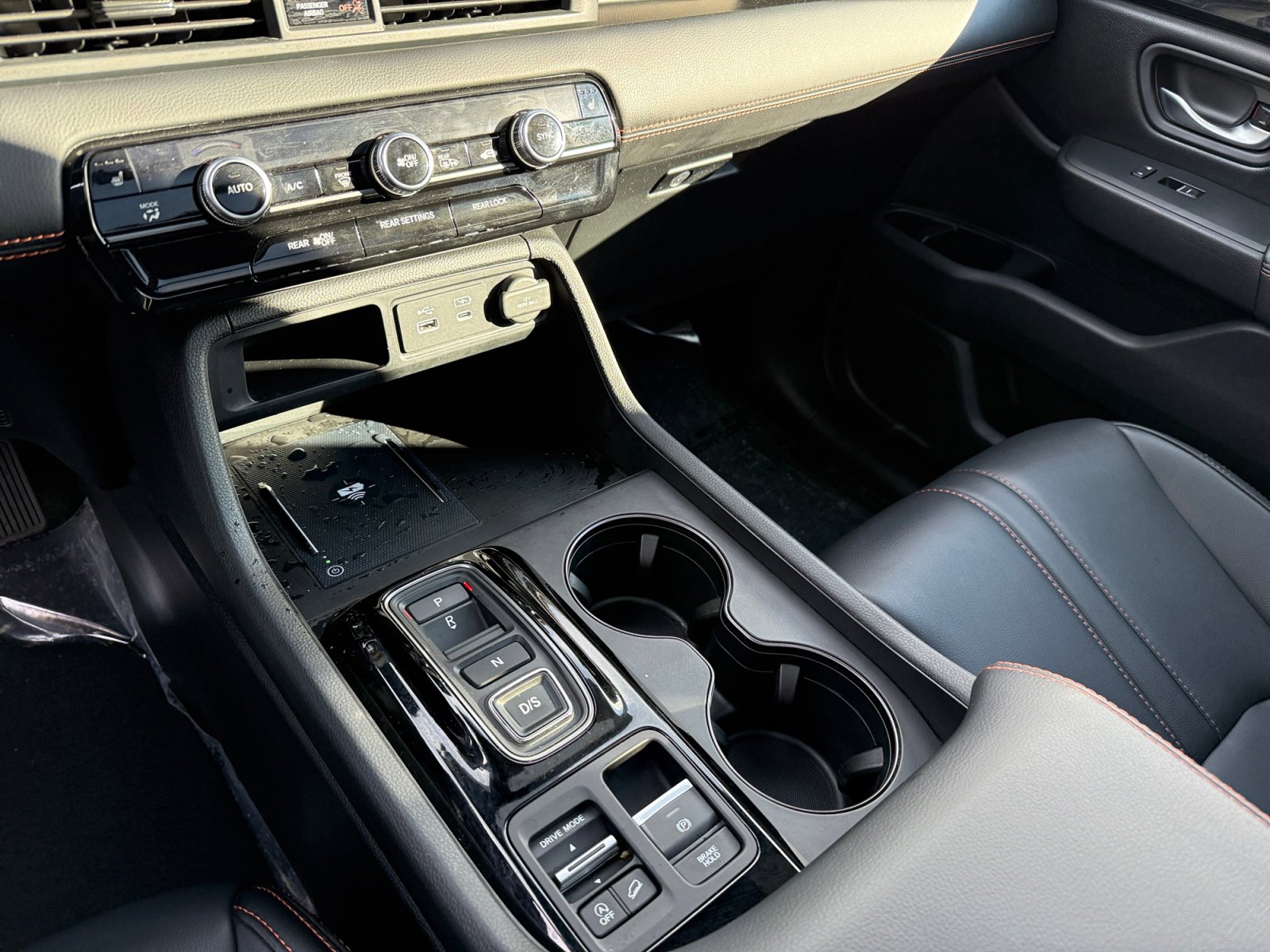 Used 2024 Honda Pilot TrailSport image 13