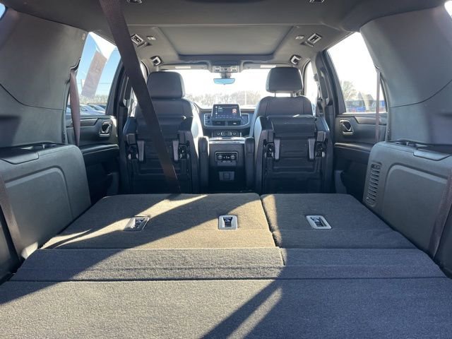 Used 2022 Chevrolet Suburban High Country image 43