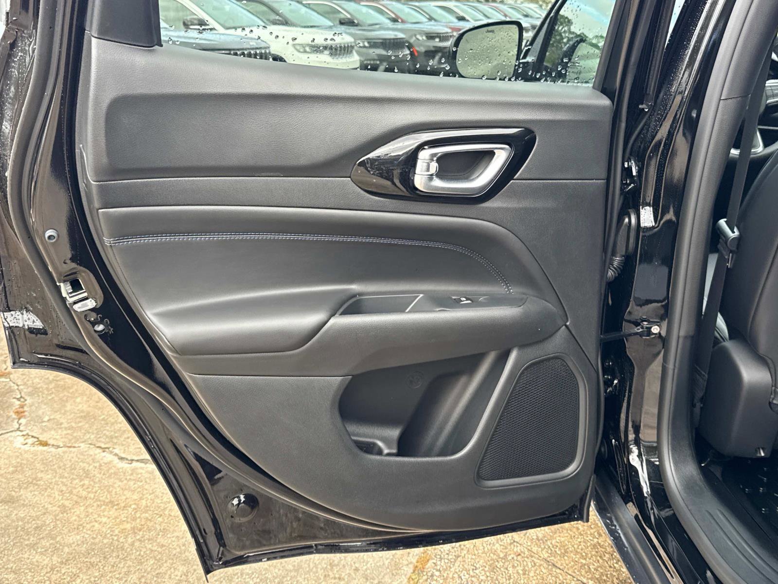 New 2026 Jeep Compass Latitude image 11