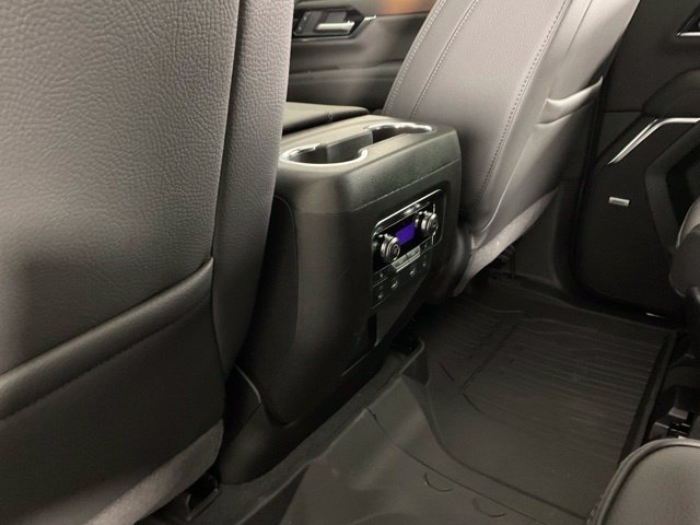 New 2026 GMC Yukon Denali w/ Denali Reserve Package AWD/4WD image 17