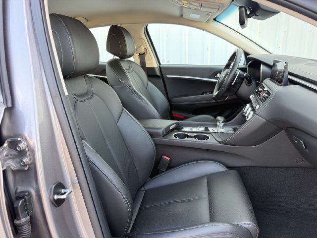 Used 2023 Genesis G70 2.0T RWD image 27