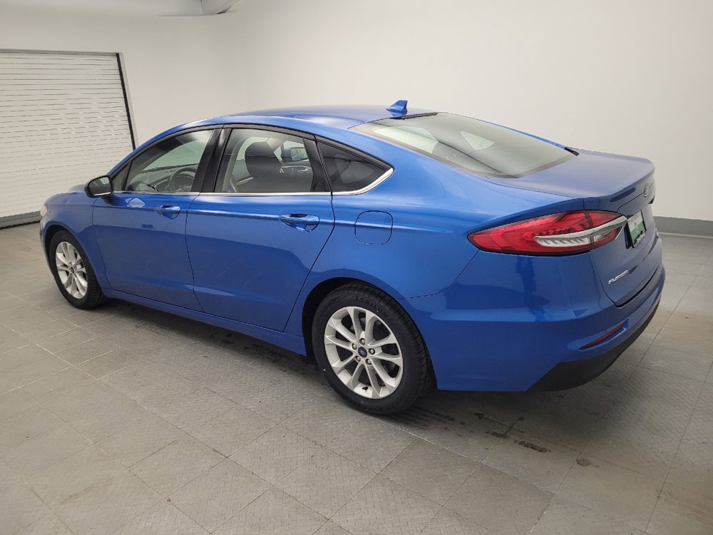 Used 2020 Ford Fusion SE image 3