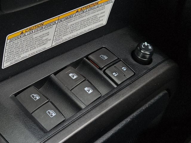 Certified 2019 Toyota Tacoma TRD Off-Road AWD/4WD image 25