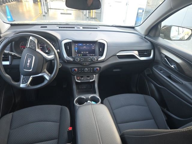 Used 2023 GMC Terrain SLE w/ Driver Convenience Package image 14