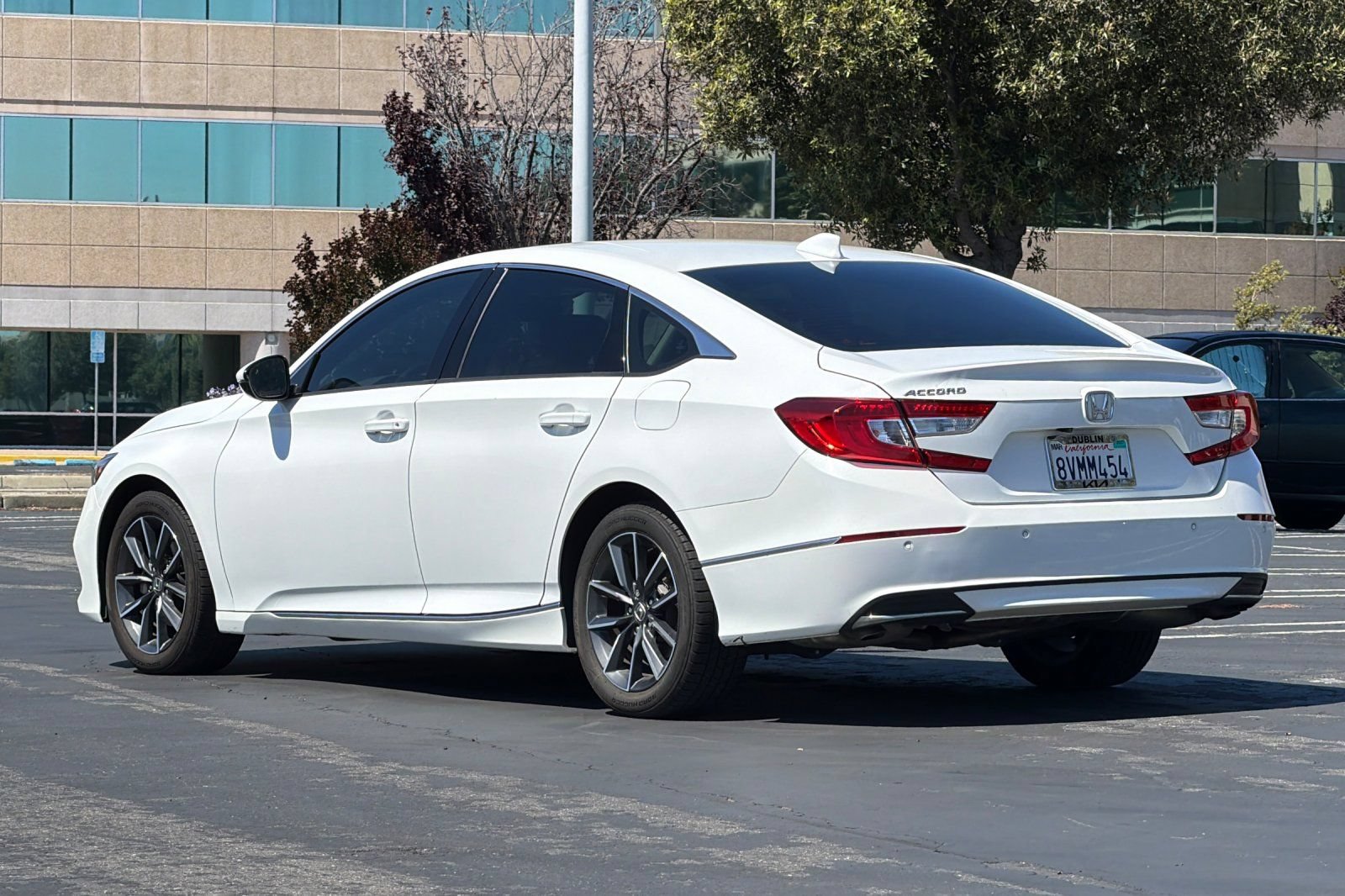 Used 2021 Honda Accord EX-L image 6