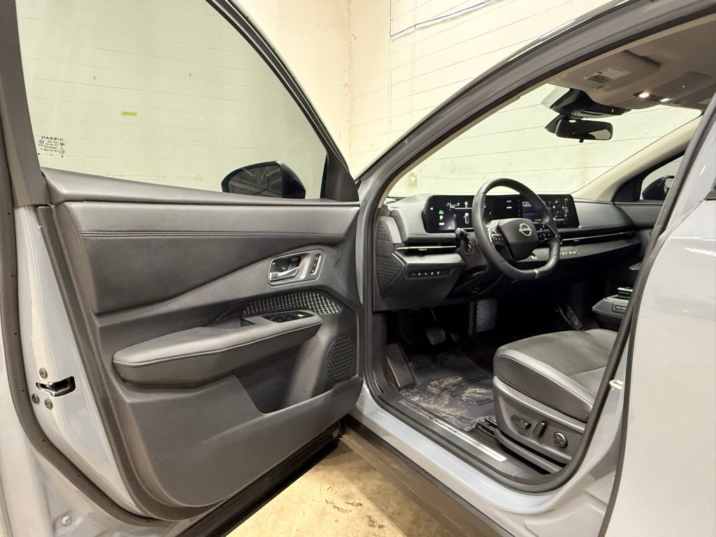 Used 2023 Nissan Ariya AWD image 27