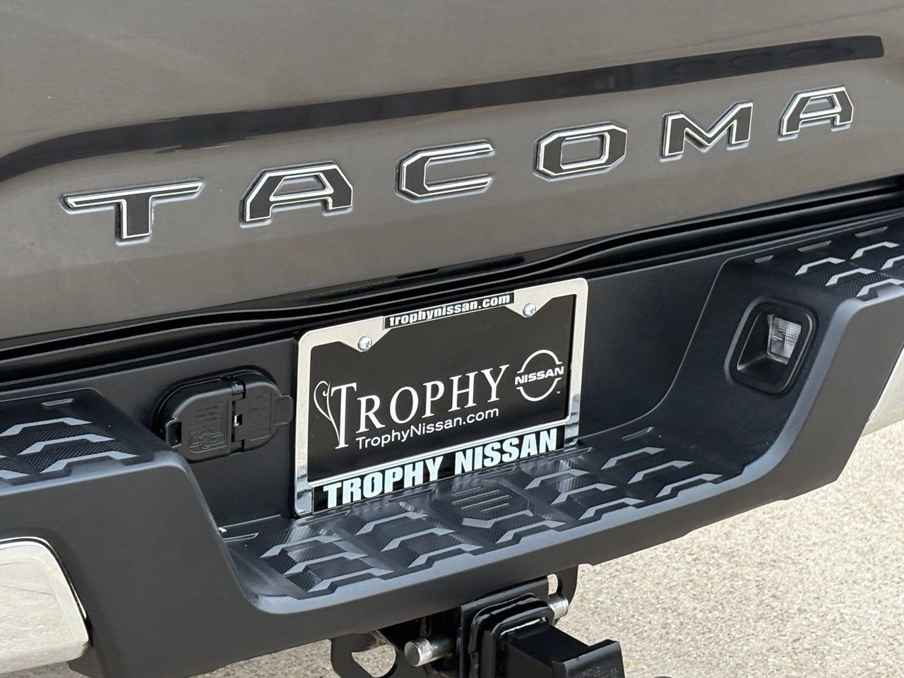 Used 2019 Toyota Tacoma SR5 AWD/4WD image 9