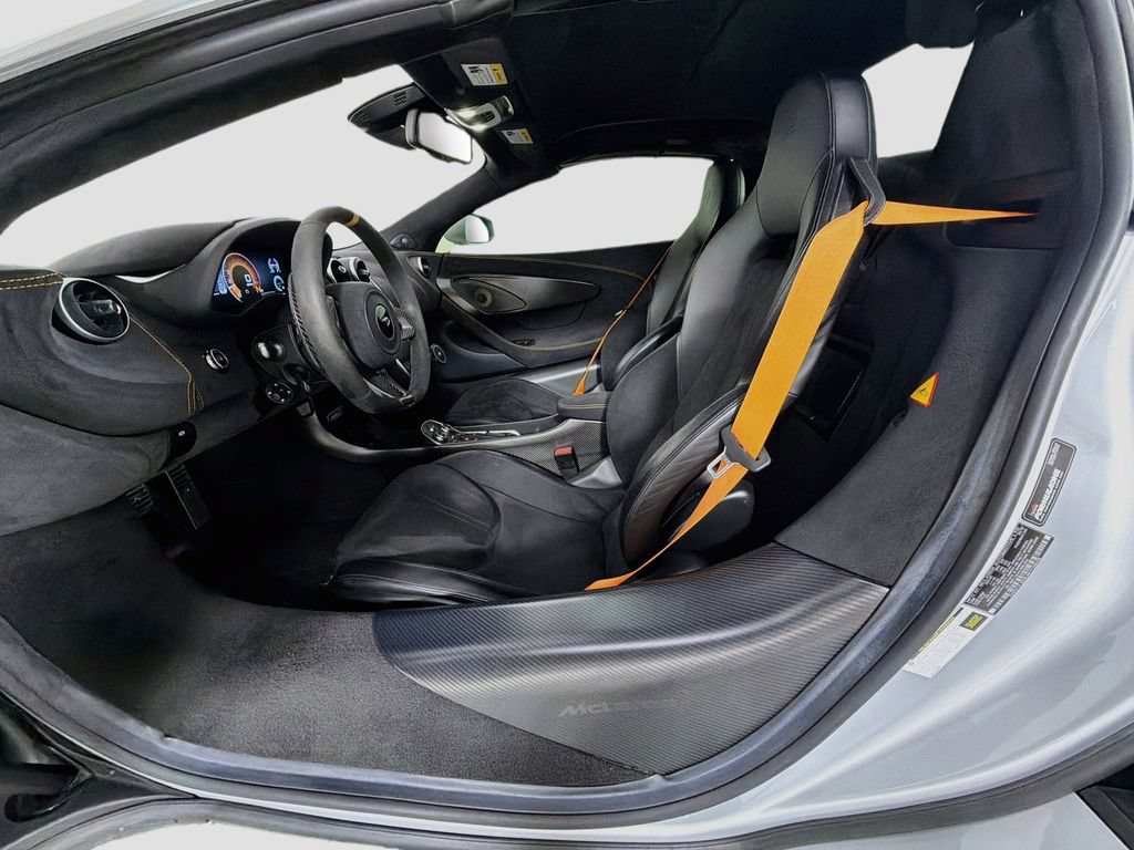 Used 2020 McLaren 600LT Spider RWD image 22