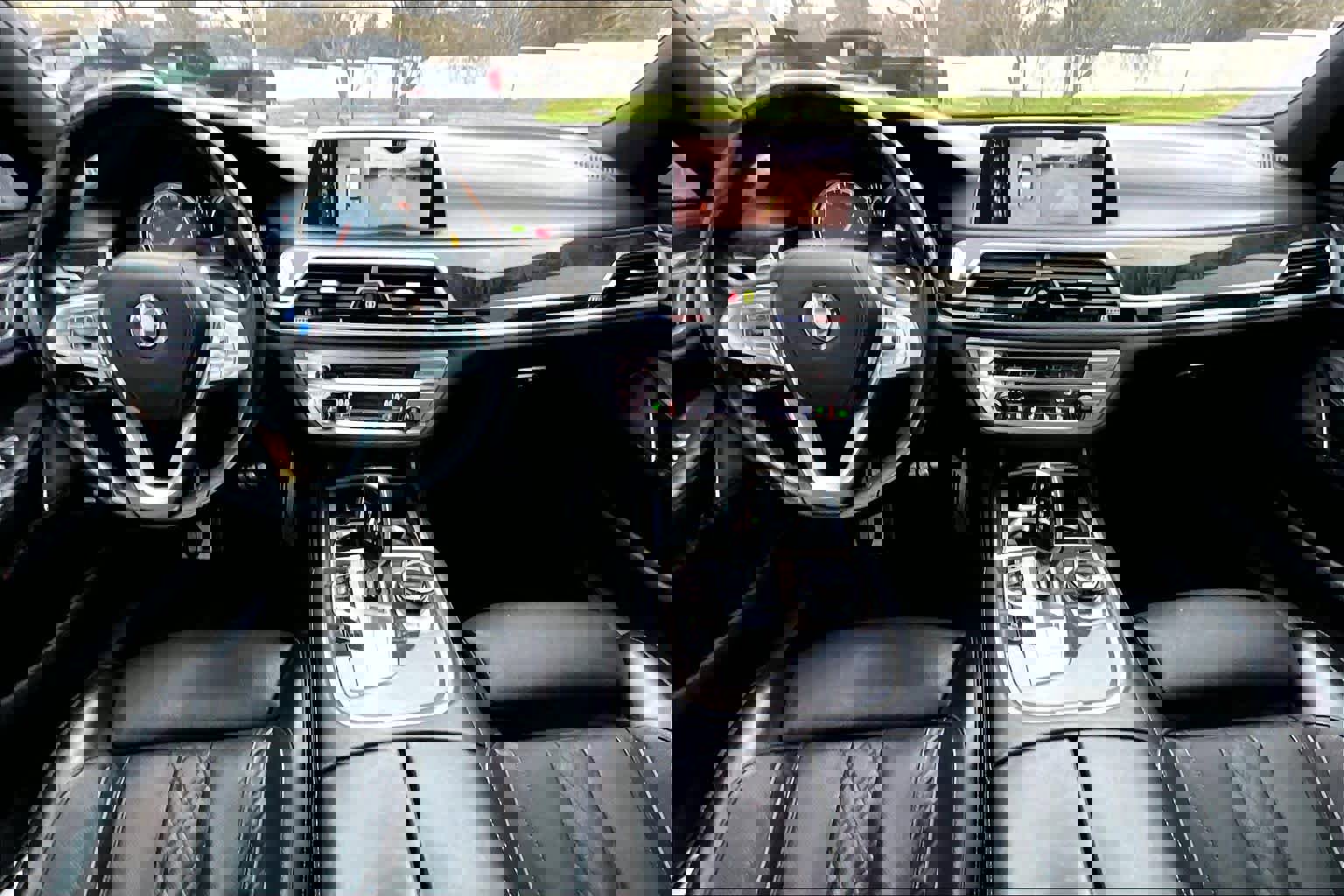 Used 2017 BMW 750i image 16