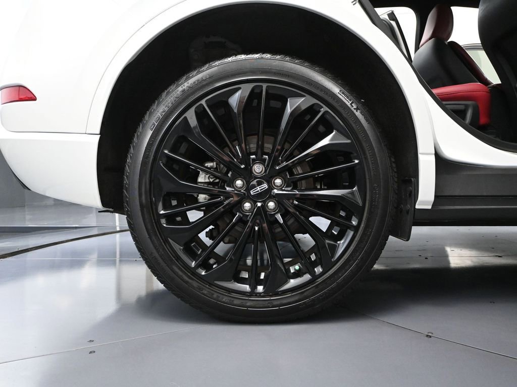 Used 2023 Lincoln Corsair Reserve w/ Jet Appearance Package AWD/4WD image 14