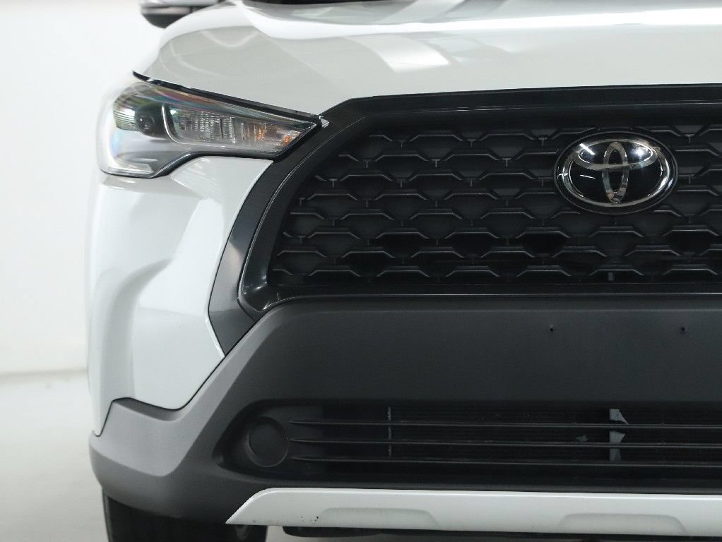 Used 2024 Toyota Corolla Cross LE FWD image 6