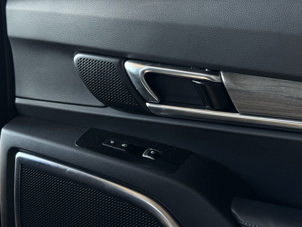 Certified 2022 Kia Telluride SX w/ SX Prestige Package image 38