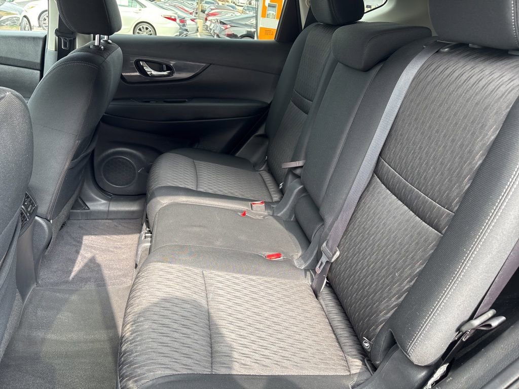 Used 2019 Nissan Rogue SV image 17