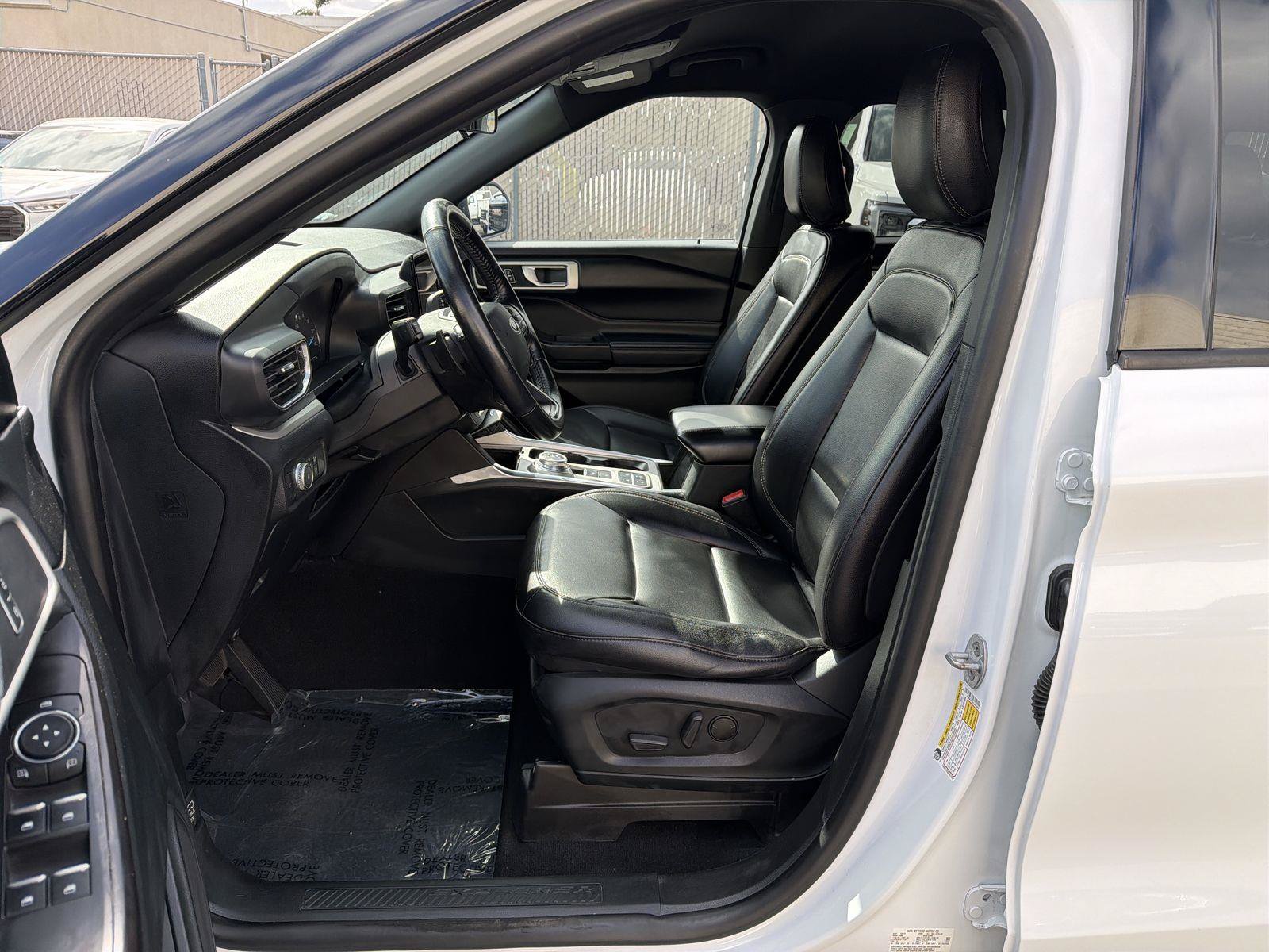 Used 2020 Ford Explorer XLT w/ Equipment Group 202A RWD image 17