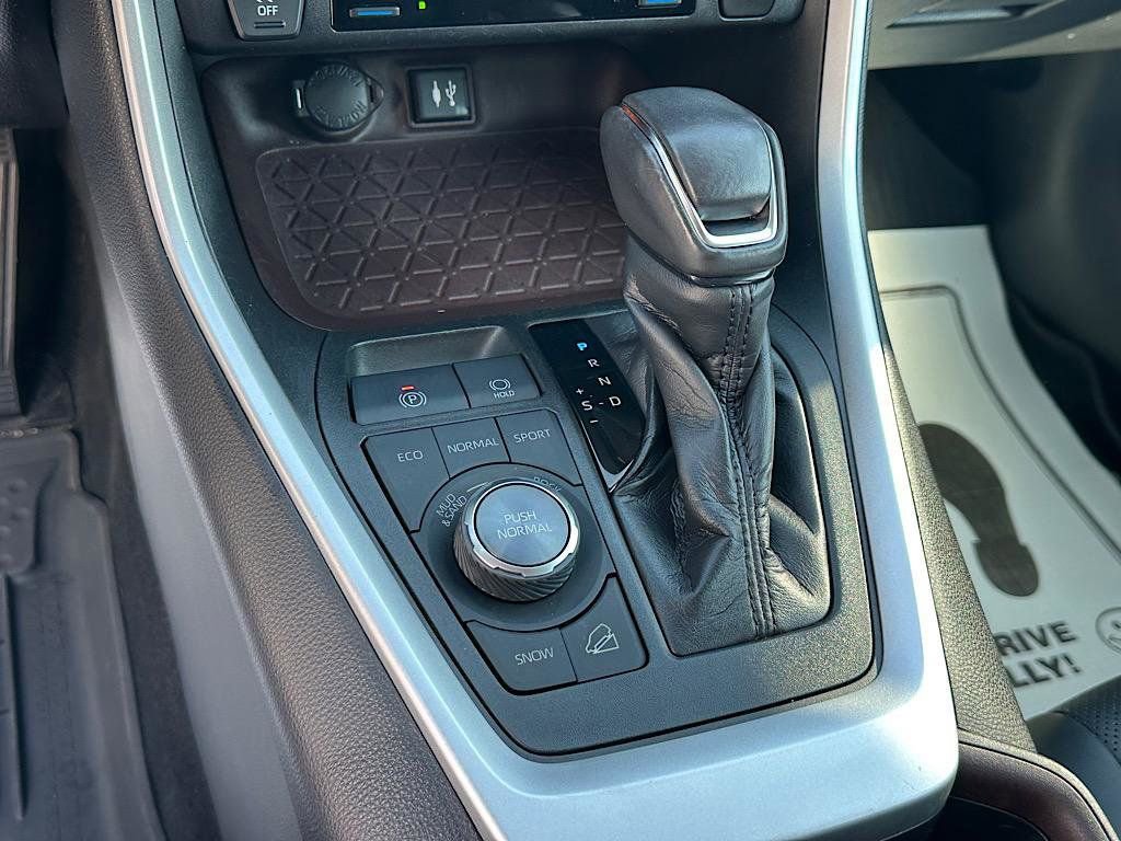Certified 2019 Toyota RAV4 Limited AWD/4WD image 23