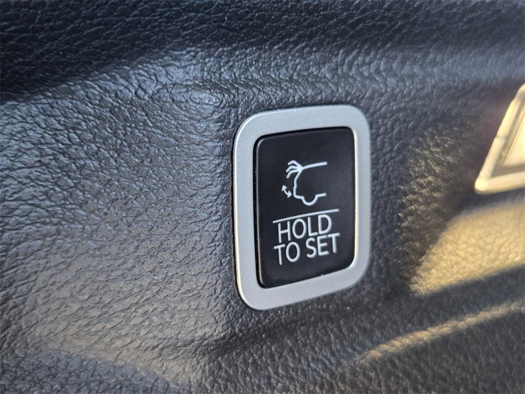 Used 2024 Jeep Grand Cherokee L Laredo image 19