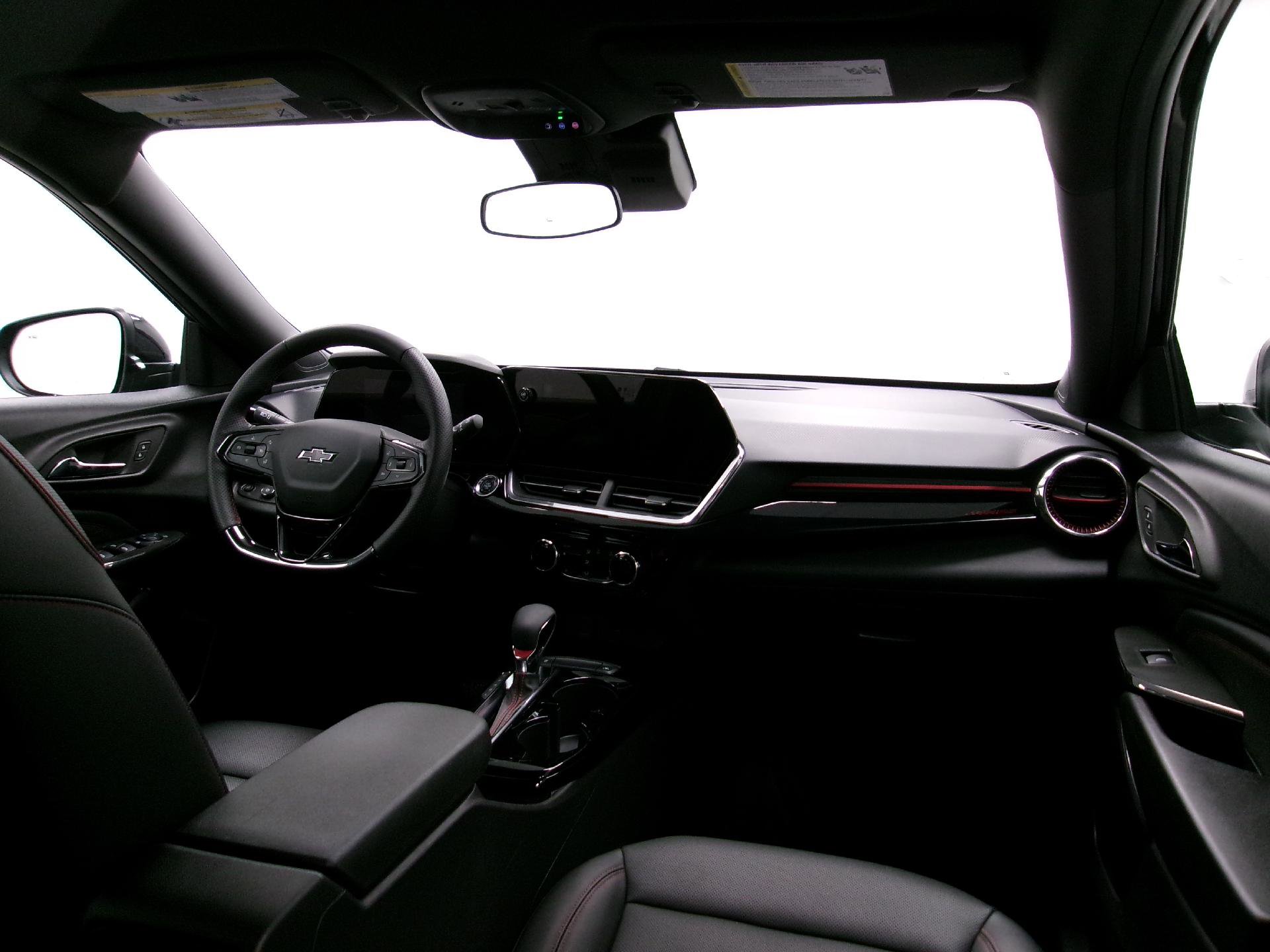 Certified 2024 Chevrolet Trax RS w/ Driver Confidence Package image 3