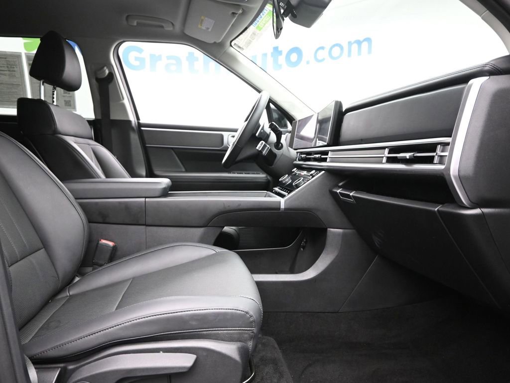 Used 2025 Hyundai Santa Fe SEL image 7