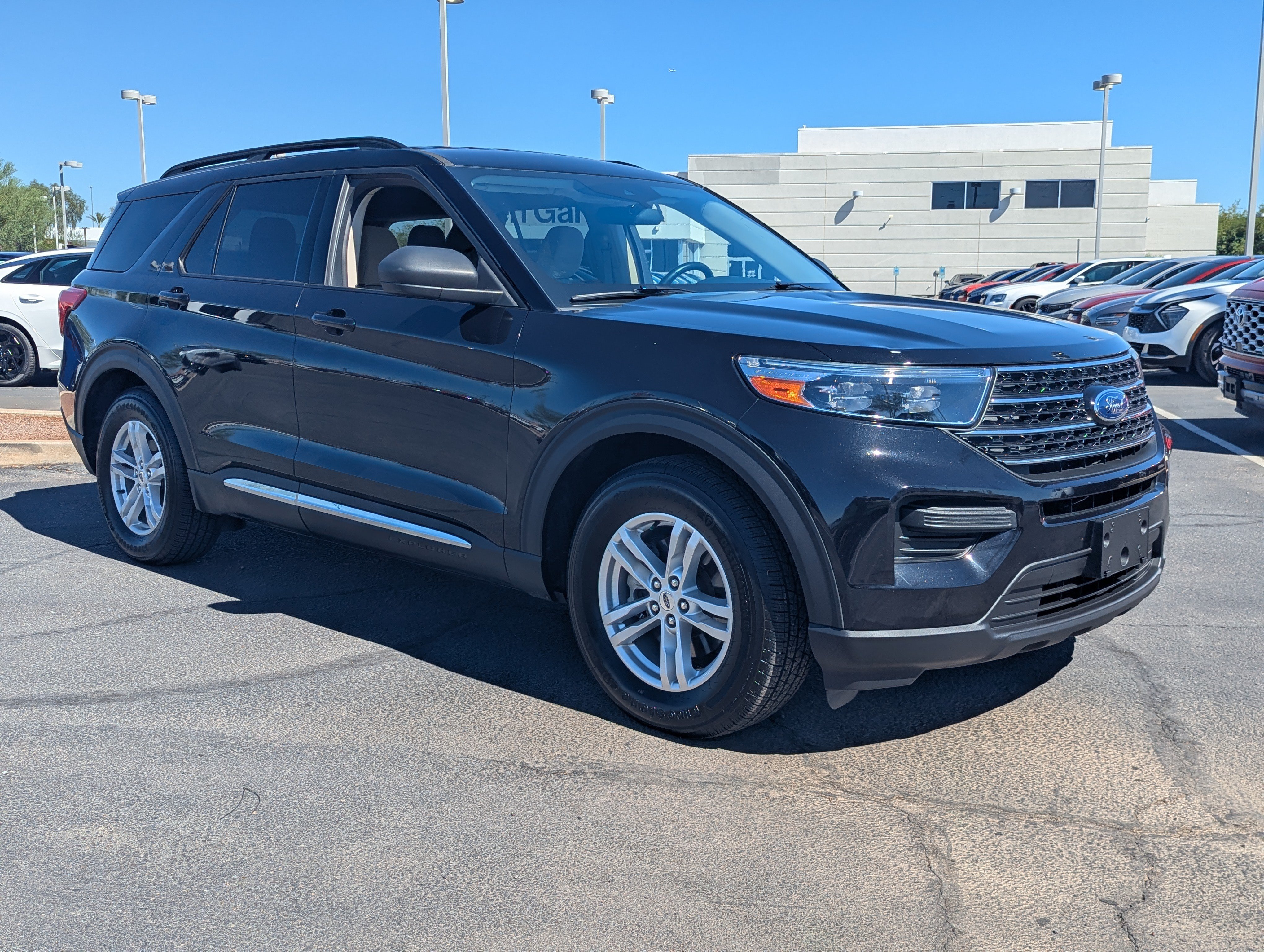 Used 2020 Ford Explorer XLT RWD image 7
