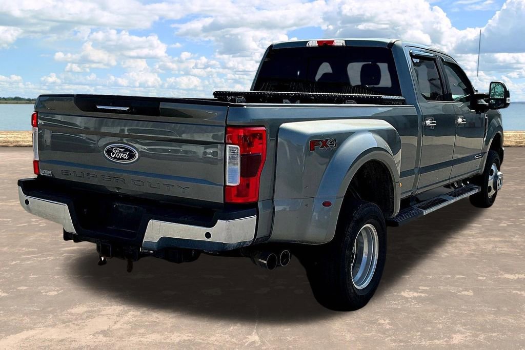 Used 2019 Ford F350 Lariat w/ Chrome Package image 7
