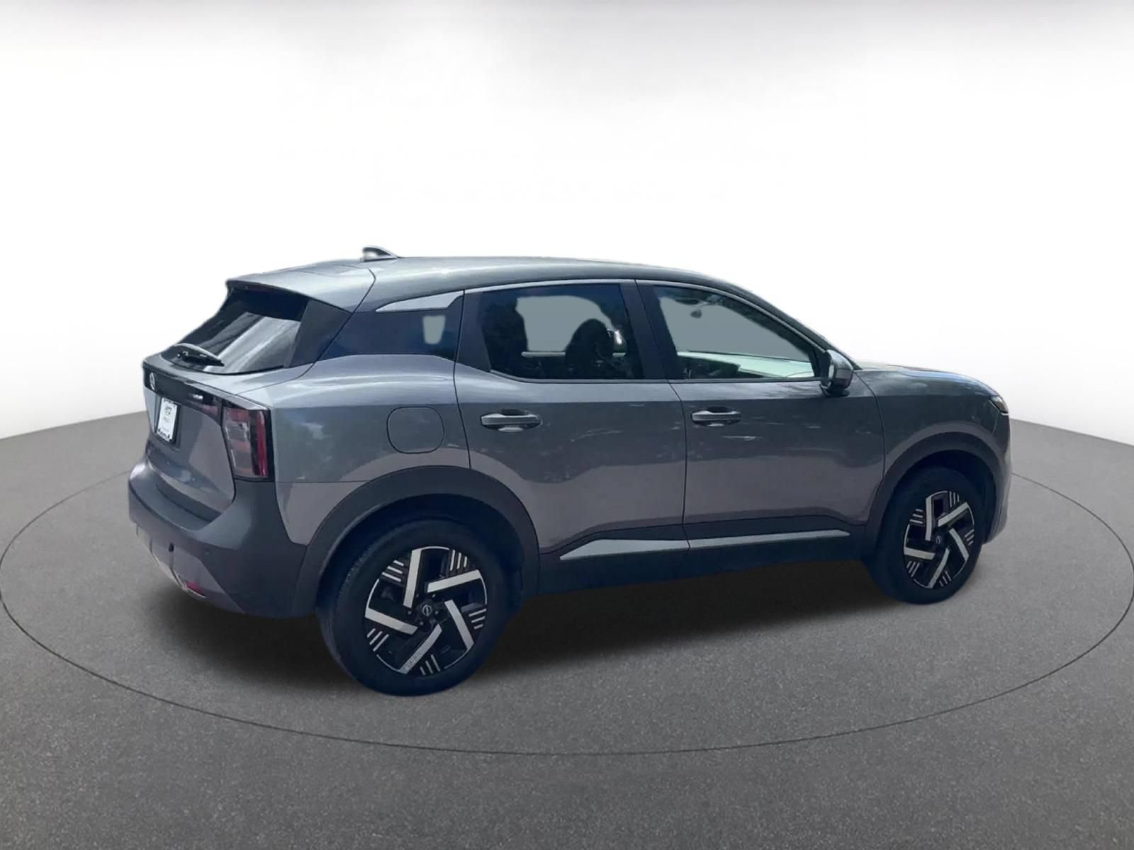Used 2025 Nissan Kicks SV FWD image 12