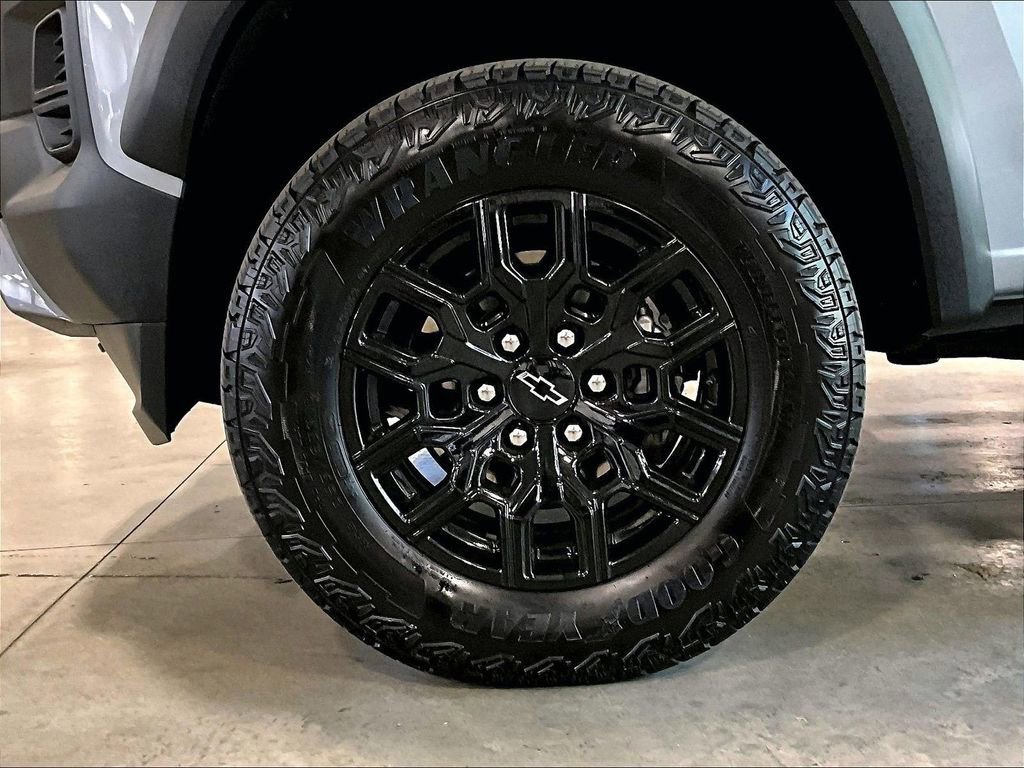 Used 2026 Chevrolet Colorado Trail Boss AWD/4WD image 7