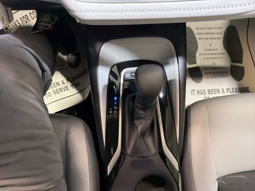 Used 2026 Toyota Corolla SE image 28