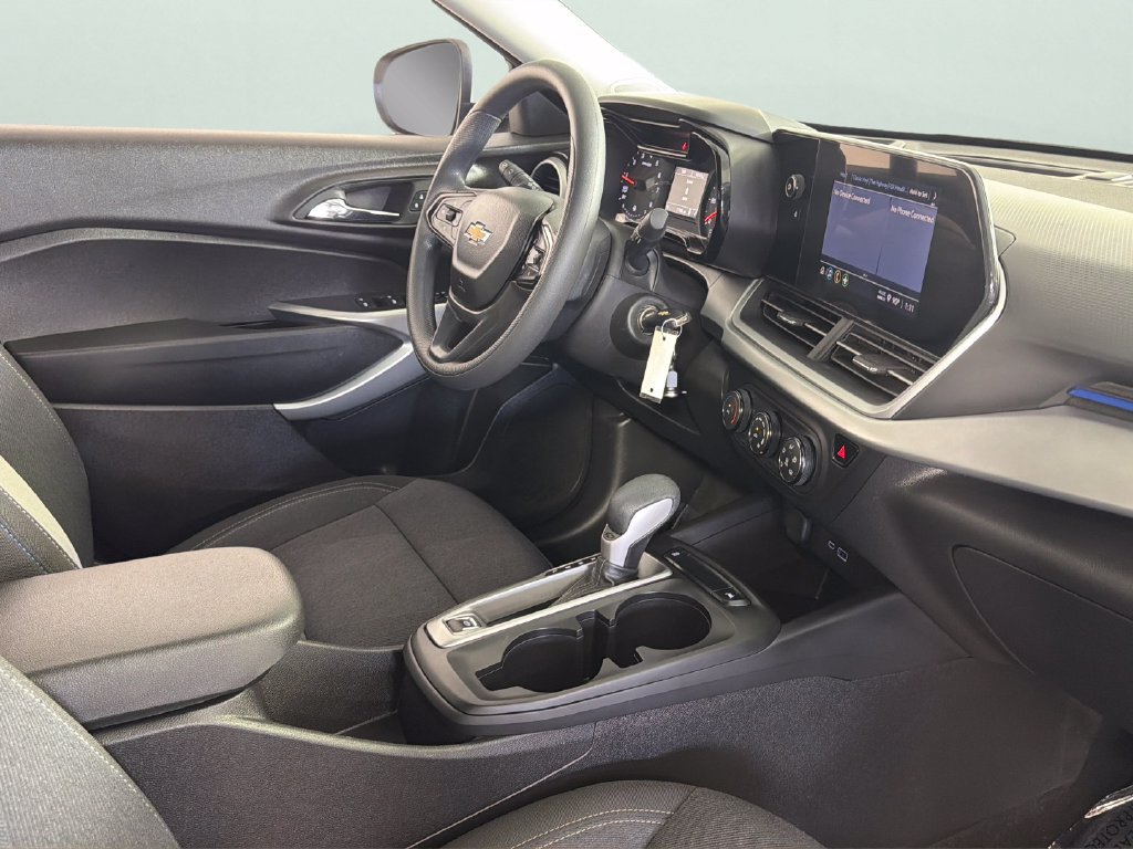 Certified 2024 Chevrolet Trax LS w/ LS Convenience Package FWD image 33