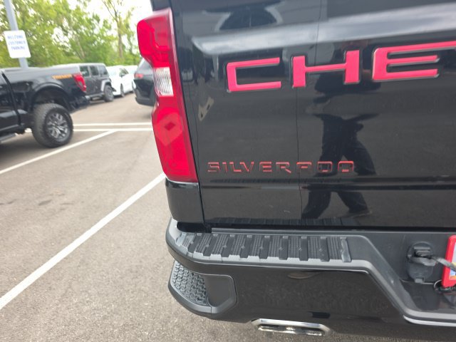 Used 2022 Chevrolet Silverado 1500 RST AWD/4WD image 11