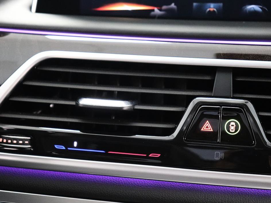 Used 2017 BMW 750i RWD image 33