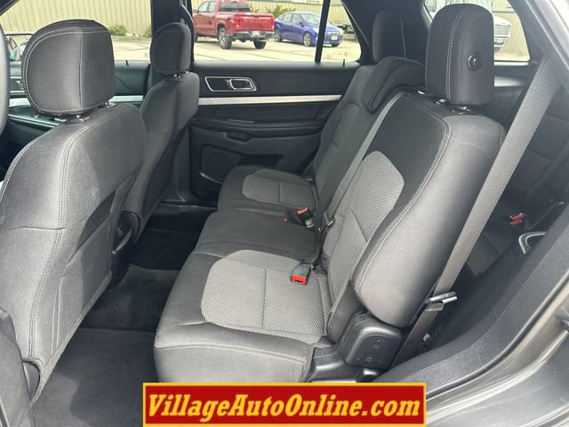 Used 2016 Ford Explorer XLT w/ Equipment Group 201A AWD/4WD image 32