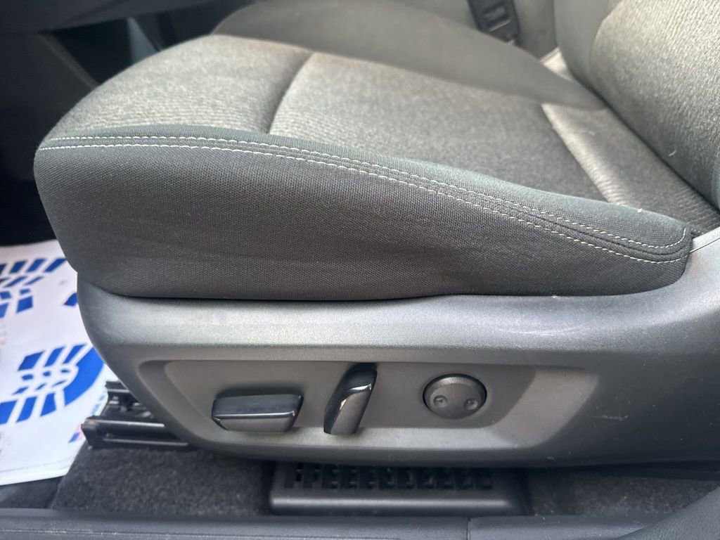 Used 2024 Nissan Rogue SV image 12